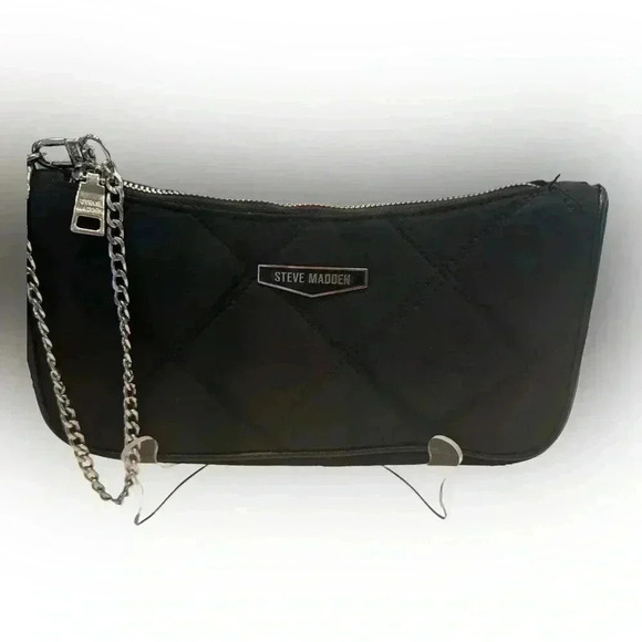 NWOT Steve Madden wristlet black quilted with silver hardware. - Picture 1 of 14